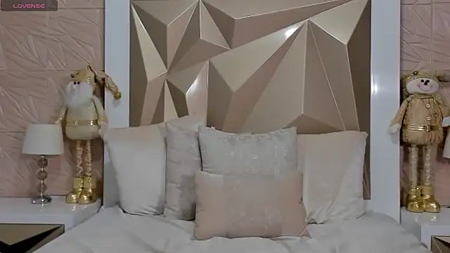 PassionMacoll online show from December 15, 2024, 6:59 pm