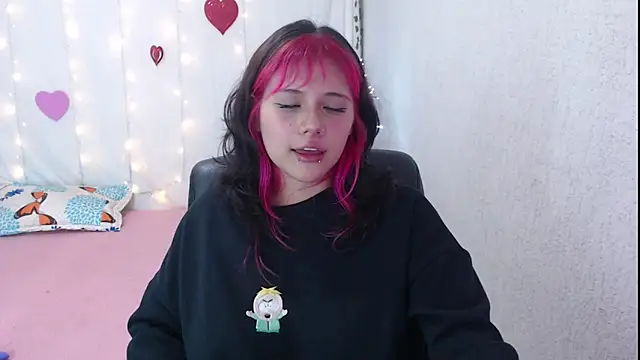 Snapshot of mixie_cute chatting on February 18, 2025, 10:58 pm mixie cute online show from February 18, 2025, 10:58 pm