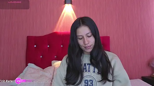 EmiGomez  online show from September 29, 2025, 1:16 pm