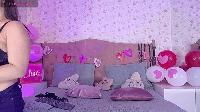 AvrillThomas online show from February 18, 2025, 3:54 pm