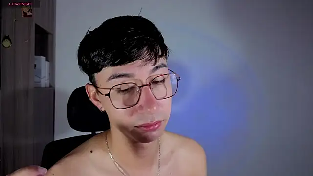 cameron cum online show from October 29, 2025, 11:01 am