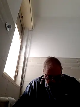 bluangelo online show from November 6, 2025, 10:05 am