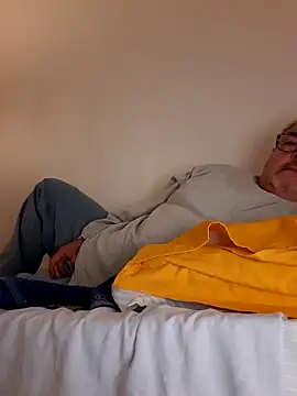 bluangelo online show from November 13, 2025, 9:47 pm