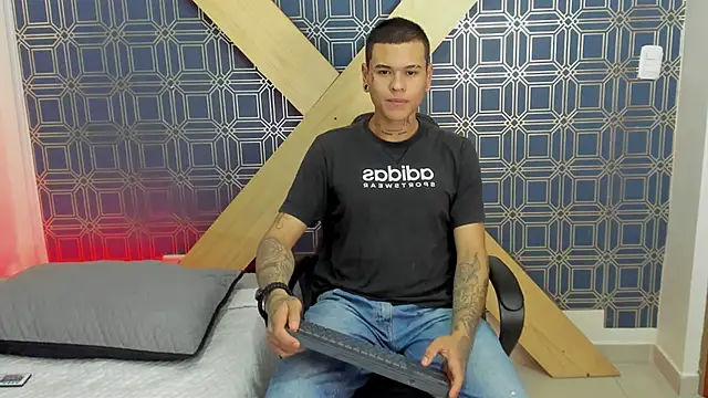 jamesinked  online show from January 7, 2025, 1:57 pm