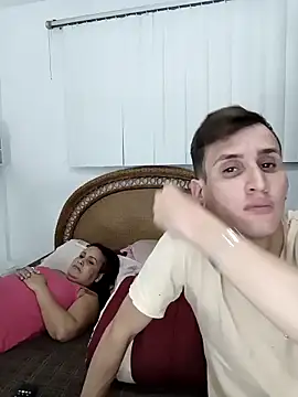 Milfvalesk online show from February 19, 2026, 8:05 pm