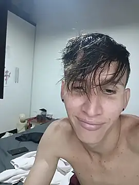Milfvalesk online show from July 24, 2026, 4:10 am