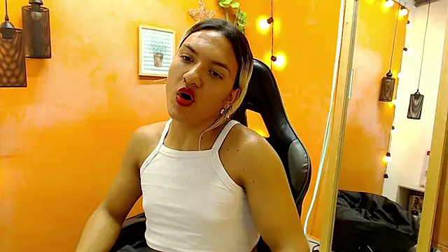 aslyhernandez 7 online show from January 25, 2025, 8:21 pm