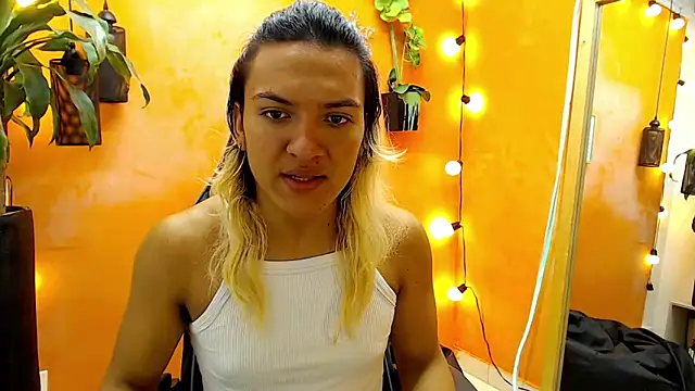 aslyhernandez 7 online show from January 28, 2025, 11:28 am