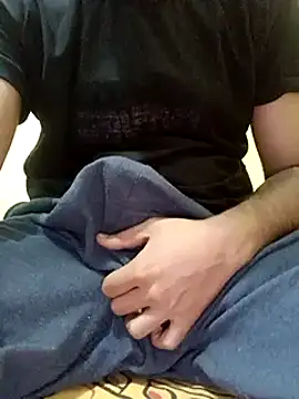 Snapshot of Johnysins24 chatting on February 6, 2025, 7:18 pm Johnysins24 online show from February 6, 2025, 7:18 pm