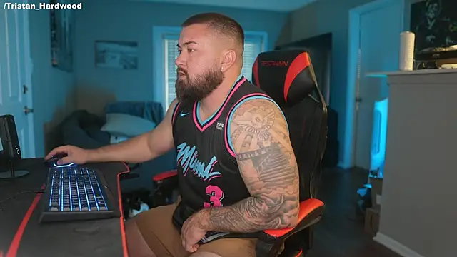 B The Creator X online show from March 9, 2025, 10:41 pm