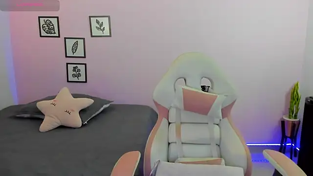 sophie pazz online show from December 2, 2024, 10:34 pm