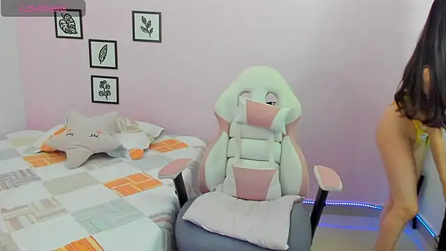 sophie pazz online show from October 3, 2025, 10:40 pm