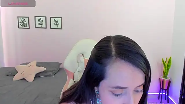 sophie pazz online show from October 25, 2025, 4:13 pm