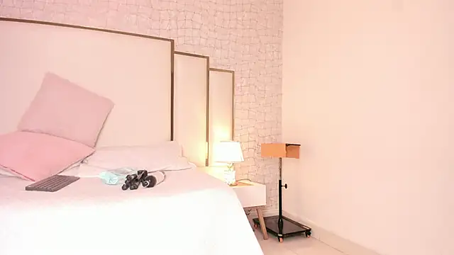 Victoriaa millers online show from March 13, 2025, 3:22 am