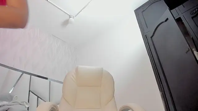 Victoriaa millers online show from March 28, 2026, 8:08 pm