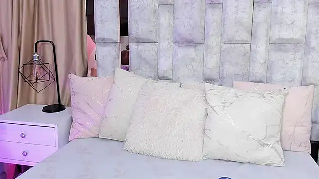 lila noa online show from September 10, 2025, 3:28 am