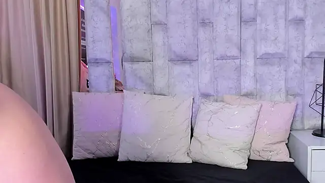 lila noa online show from November 13, 2025, 7:35 pm