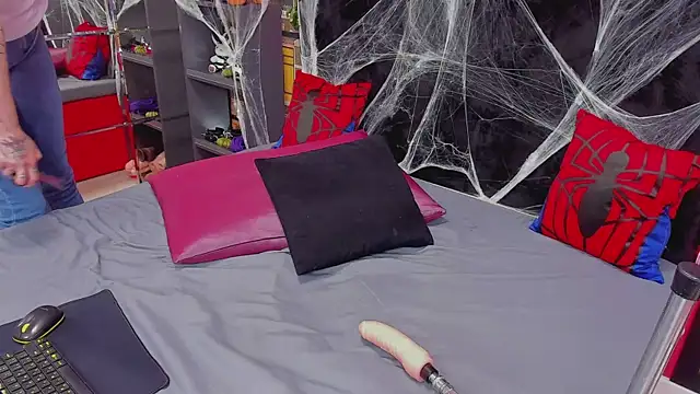  Alison   online show from October 28, 2025, 1:42 am