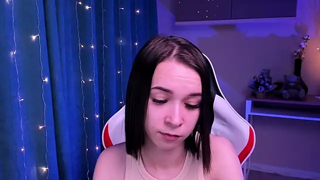 Snapshot of LilithStrangfor chatting on December 24, 2024, 2:32 am LilithStrangfor online show from December 24, 2024, 2:32 am