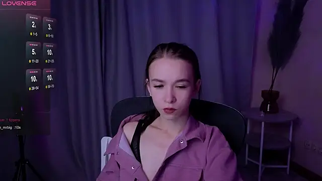 LilithStrangfor online show from November 28, 2025, 2:31 pm