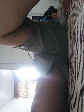 Snapshot of beautiful_hands_ chatting on March 25, 2026, 9:32 pm beautiful hands online show from March 25, 2026, 9:32 pm