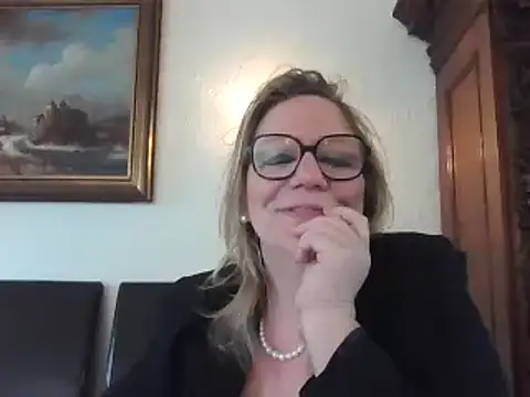 Snapshot of Silkesquirt chatting on December 20, 2024, 11:21 am Silkesquirt online show from December 20, 2024, 11:21 am