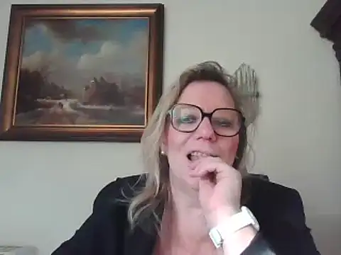 Snapshot of Silkesquirt chatting on January 13, 2025, 1:49 pm Silkesquirt online show from January 13, 2025, 1:49 pm