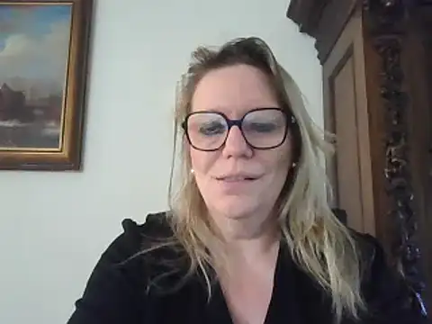 Snapshot of Silkesquirt chatting on February 17, 2025, 11:13 am Silkesquirt online show from February 17, 2025, 11:13 am
