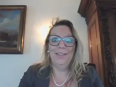 Snapshot of Silkesquirt chatting on February 27, 2025, 8:17 am Silkesquirt online show from February 27, 2025, 8:17 am