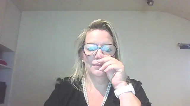 Snapshot of Silkesquirt chatting on September 18, 2025, 6:37 am Silkesquirt online show from September 18, 2025, 6:37 am