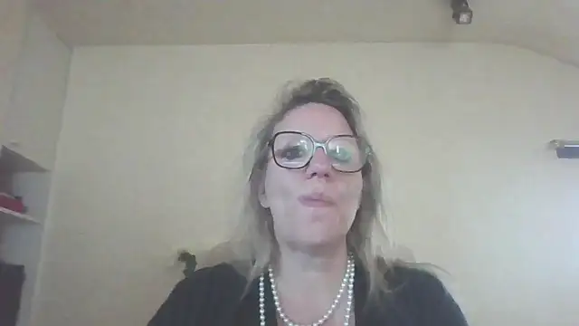Snapshot of Silkesquirt chatting on September 23, 2025, 7:00 am Silkesquirt online show from September 23, 2025, 7:00 am