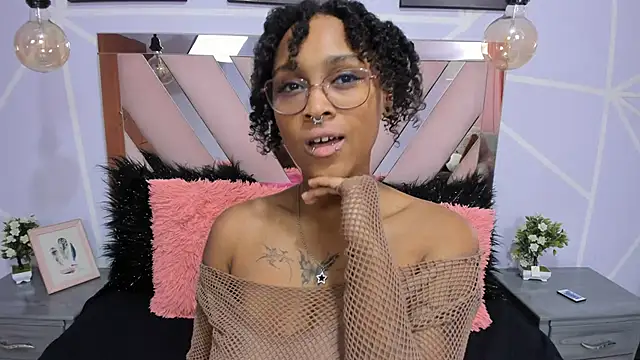 Elith noa online show from February 7, 2025, 7:49 pm