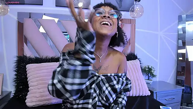 Elith noa online show from March 13, 2025, 10:32 pm