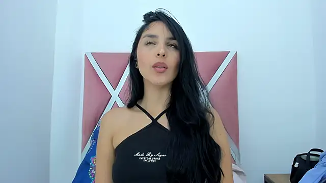  miaquevedo  online show from September 26, 2025, 11:47 am