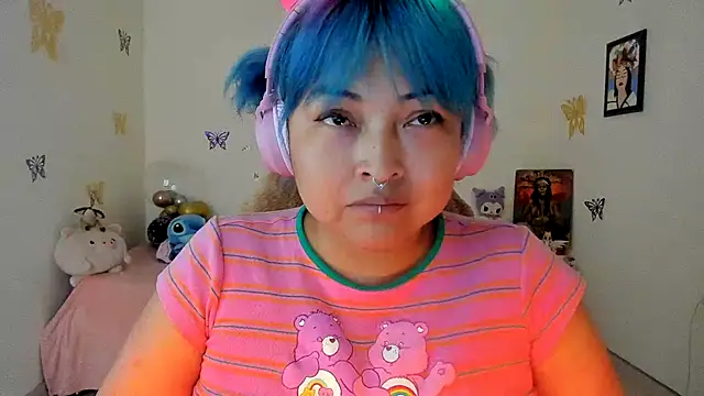 Shaddycute  online show from September 29, 2025, 3:17 pm