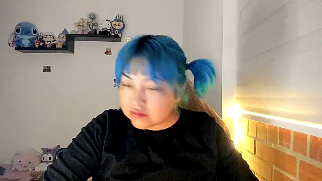 Shaddycute  online show from December 18, 2025, 9:59 am