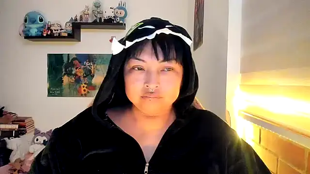 Shaddycute  online show from February 11, 2026, 2:33 pm