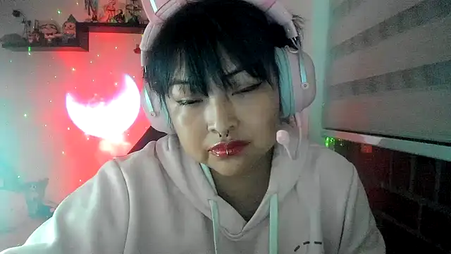 Shaddycute  online show from March 15, 2026, 2:50 am