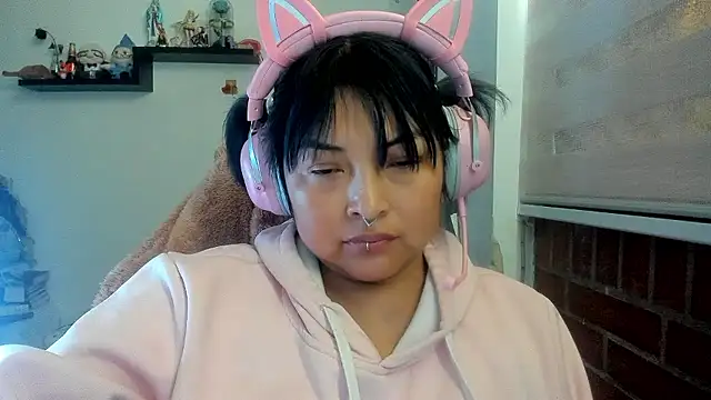 Shaddycute  online show from April 15, 2026, 7:58 pm