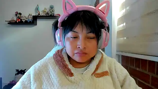 Shaddycute  online show from June 3, 2026, 2:33 pm
