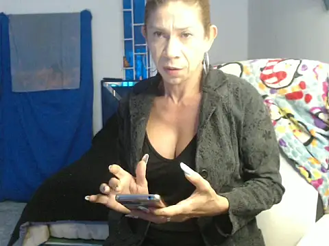 Antonella borja online show from November 10, 2025, 4:50 pm