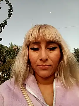 florecita9 online show from December 10, 2024, 10:58 pm