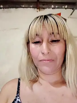 florecita9 online show from February 11, 2025, 12:59 am