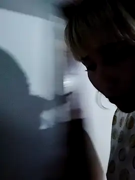 florecita9 online show from February 21, 2025, 3:54 pm