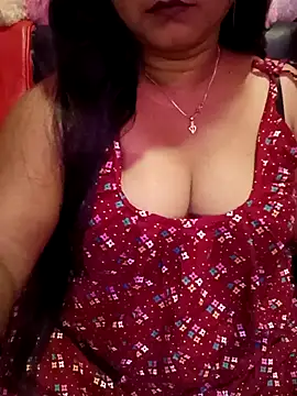 Snapshot of ella_mariya chatting on May 9, 2026, 6:57 pm ella mariya online show from May 9, 2026, 6:57 pm