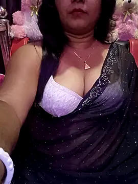 Snapshot of ella_mariya chatting on June 2, 2026, 7:16 pm ella mariya online show from June 2, 2026, 7:16 pm