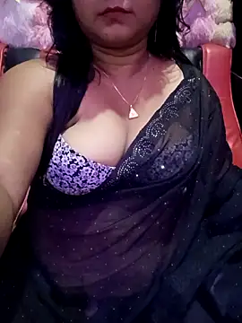 Snapshot of ella_mariya chatting on June 6, 2026, 10:53 am ella mariya online show from June 6, 2026, 10:53 am