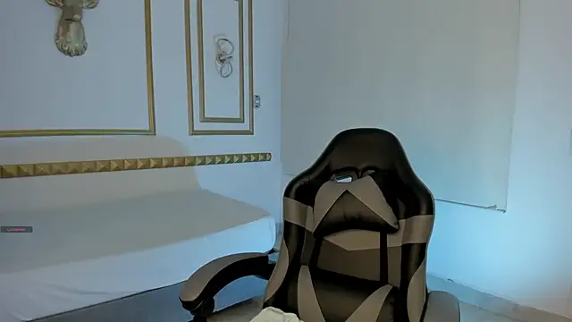 caro03x online show from October 31, 2025, 2:23 am