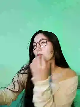 Elle Lee  online show from February 8, 2025, 12:28 am