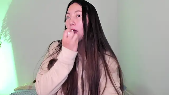 Elle Lee  online show from February 27, 2025, 9:47 pm